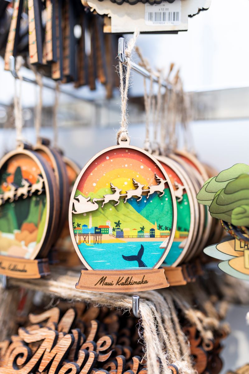 LAHAINA OCEAN SNOWGLOBE ORNAMENT – CocoNene Hawaii