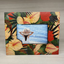 Load image into Gallery viewer, PUANANI CUTOUT DETAIL 4X6 PICTURE FRAME
