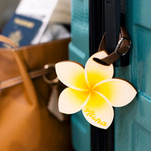Load image into Gallery viewer, YELLOW PLUMERIA WOOD BAG TAG
