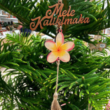 Load image into Gallery viewer, MELE PLUMERIA TASSEL ORNAMENT
