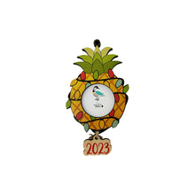 Load image into Gallery viewer, PINEAPPLE LIGHTS 2023 FRAME ORNAMENT SET
