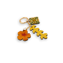 Load image into Gallery viewer, HIBISCUS PUAKENIKENI CHAIN BAG CHARM
