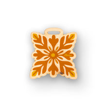 Load image into Gallery viewer, 'ALANI QUILT WOOD BAG TAG
