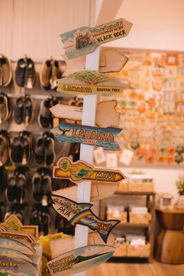 MAUI DIRECTIONAL SIGN
