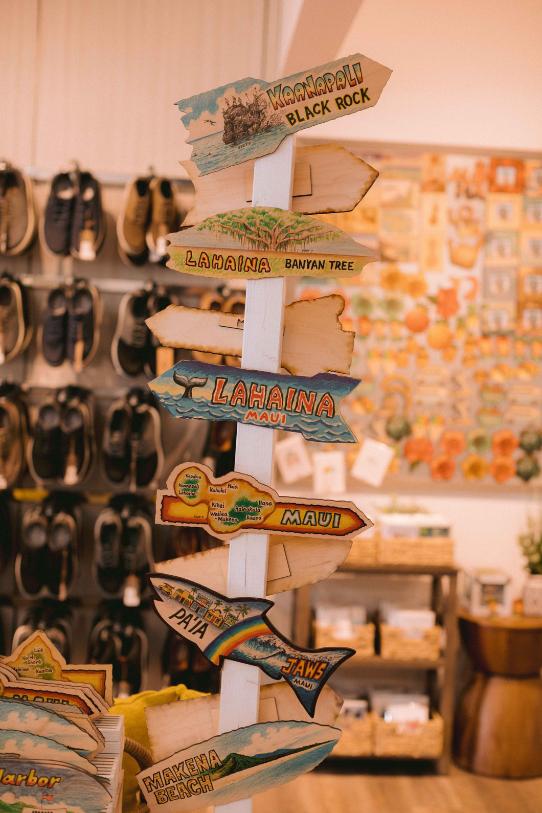 MAUI DIRECTIONAL SIGN