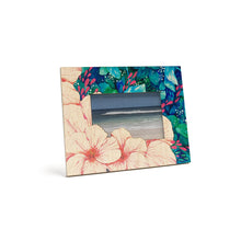 Load image into Gallery viewer, BLOOM CUTOUT DETAIL 4X6 PICTURE FRAME
