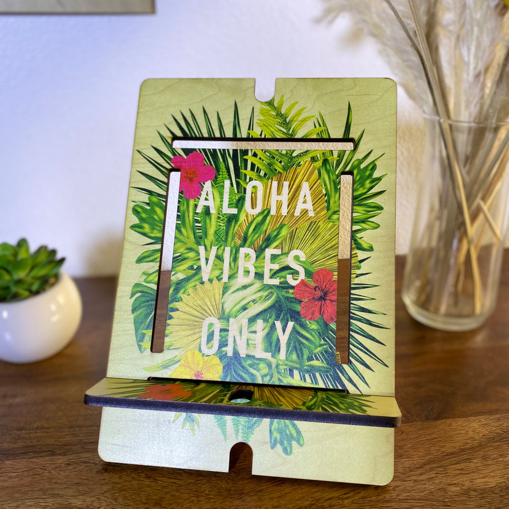 ALOHA VIBES HIBISCUS DRIED PALM BOUQUET TABLET STAND